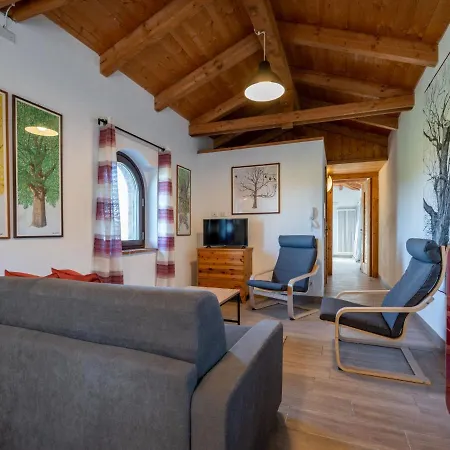 公寓 La Quercia By Interhome